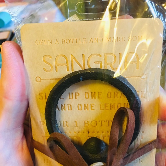 Demdaco wrought iron corkscrew gift set - Picture 3 of 4